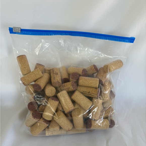 Lot of 22 Used NATURAL Wine Corks Assorted for Crafts Decor - Picture 2 of 3